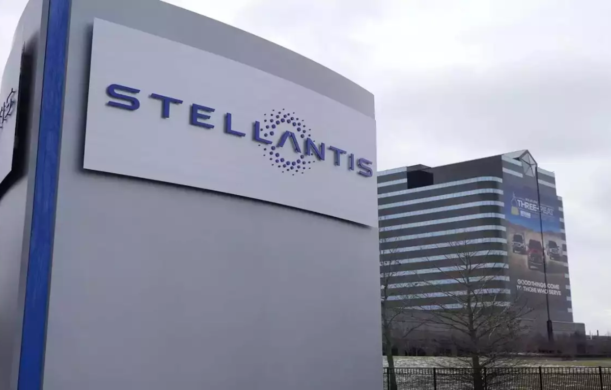 Stellantis signs deals to cut at least 2,500 jobs in Italy