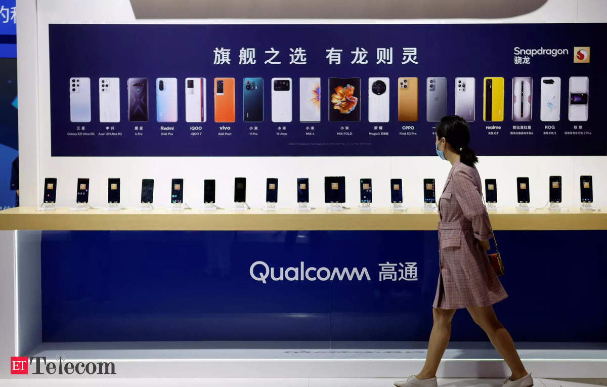 Qualcomm Forecast Beats Estimates As AI Revives Smartphone Market, ET ...