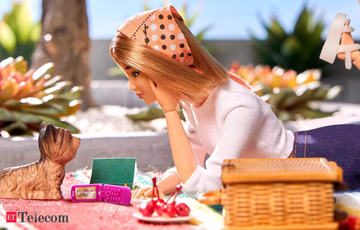 Hmd Barbie Phone Hmd Launches Barbie Phone In Partnership With Mattel