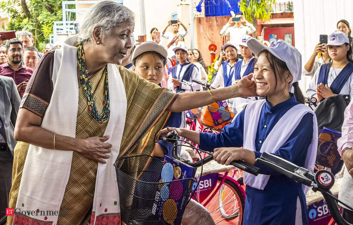 वित्त मंत्री सीतारमण ने एमएसई को बढ़ावा देने के लिए अरुणाचल सरकार से ‘क्लस्टर विकास दृष्टिकोण’ अपनाने को कहा – ईटी सरकार