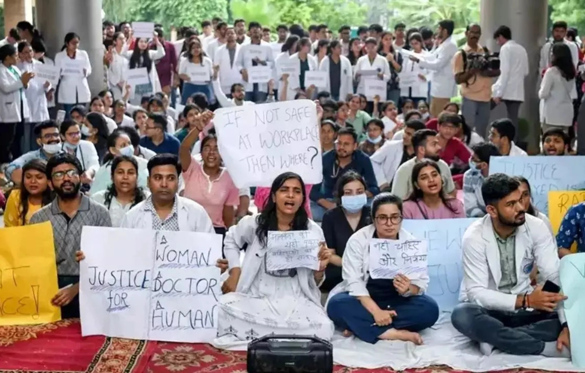 50 senior doctors of RG Kar hospital resign in solidarity with medics on  fast, ET HealthWorld