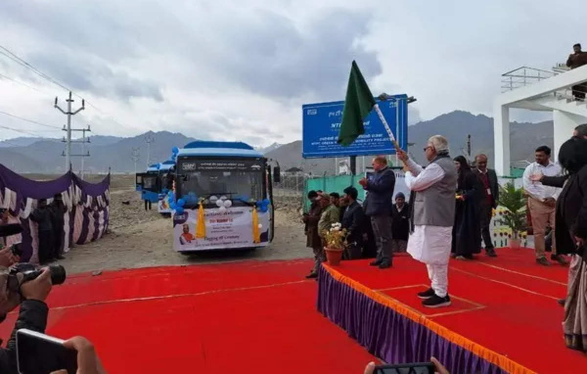 Revolutionizing Mobility: NTPC Launches Green Hydrogen Buses in Leh