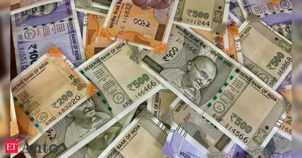 India Rupee: Trade tariff worries push rupee to record low, RBI steps ...