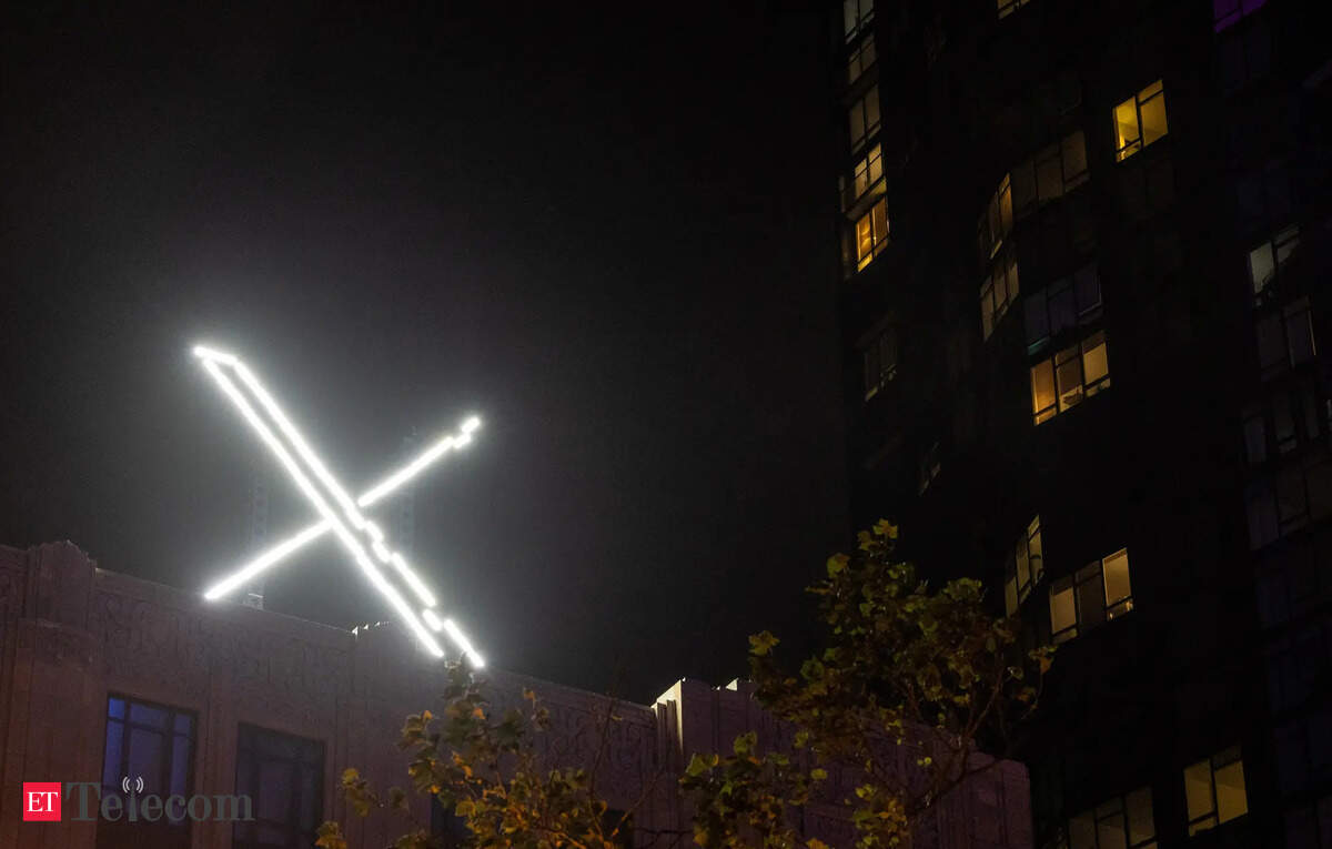 Stunning X Down In Major Outage As Thousands Left Unable To Access Elon Musk's Platform Picture Concept