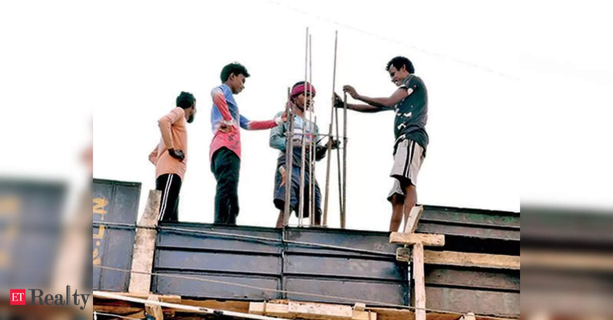 Construction workers in Maharashtra to get ₹12,000 annual pension