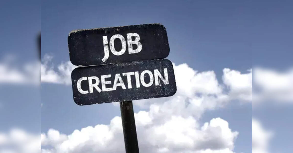 Oman’s Labour Ministry, Salalah Port sign deal to create job opportunities
