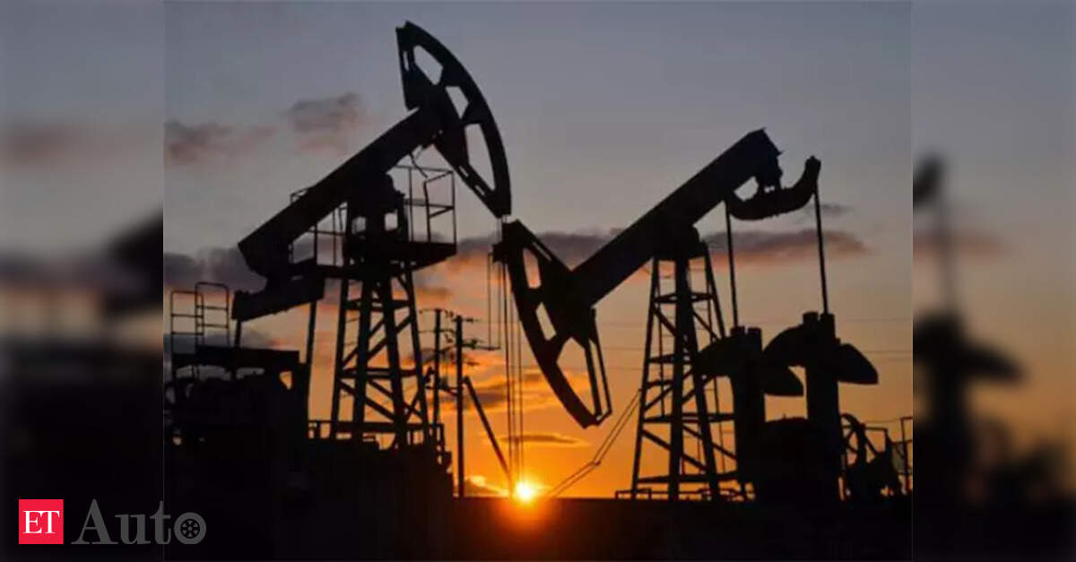 Oil falls on easing Russia supply concerns after Trump-Putin meet