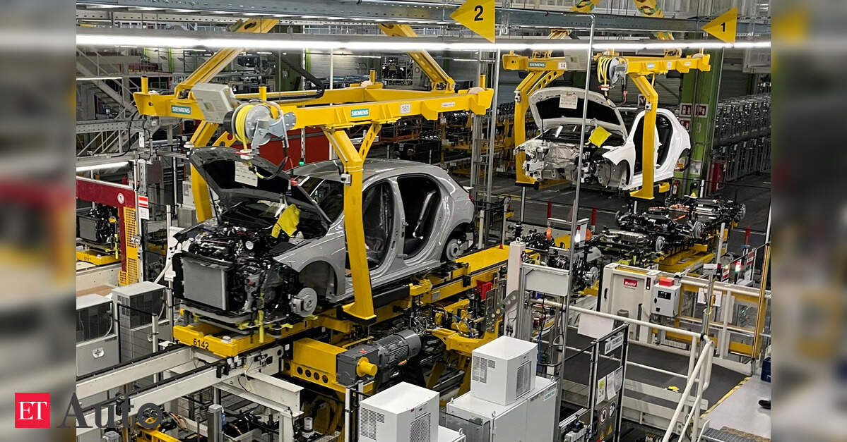 India to lead global auto industry in five years: Gadkari