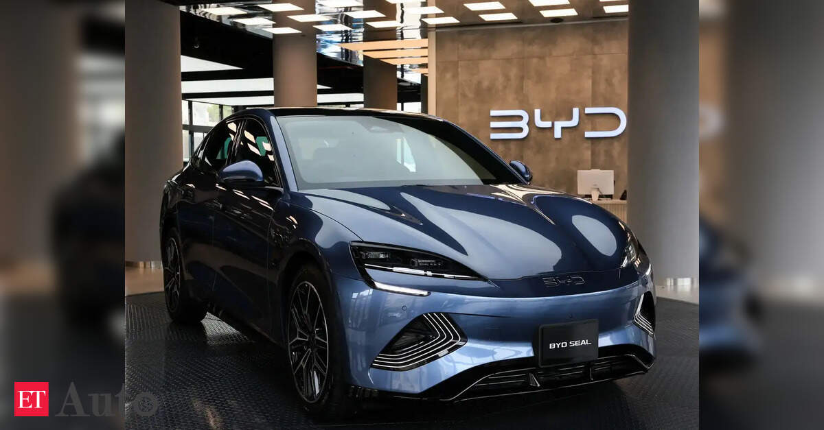 <div>BYD's quarterly profit falls for first time in 3-1/2 years as price wars bite</div>