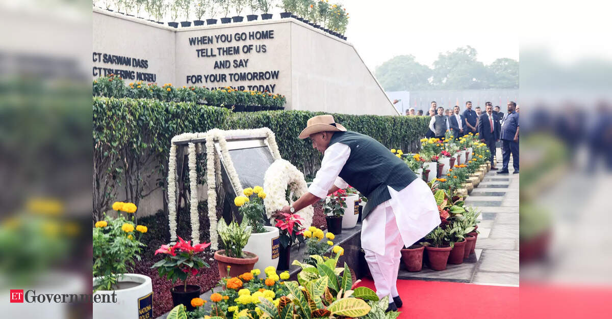 Defence Minister Rajnath Singh lays wreath at National Police Memorial, pays tributes to police, paramilitary forces