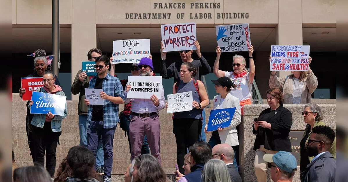 Job bloodbath! Mass layoffs hit America -- is this a sign of US recession?