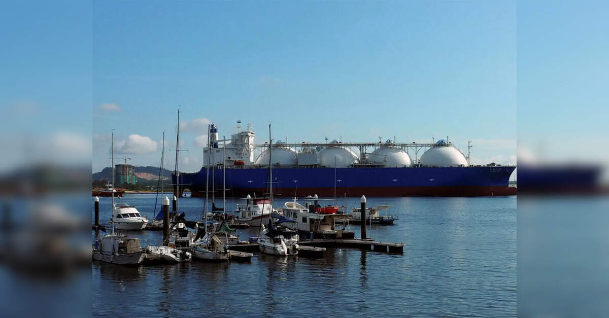 UK to crack down on British shipping, insurers aiding Russian oil ...
