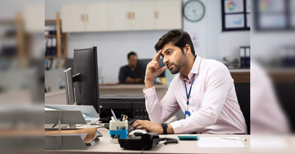 HR tells employee: Completing work does not justify signing out early