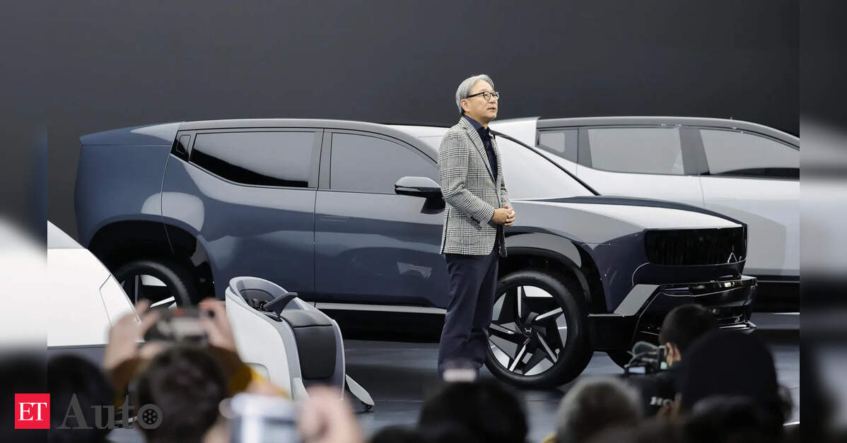 Chinese buyers downplay Japan tensions at auto show