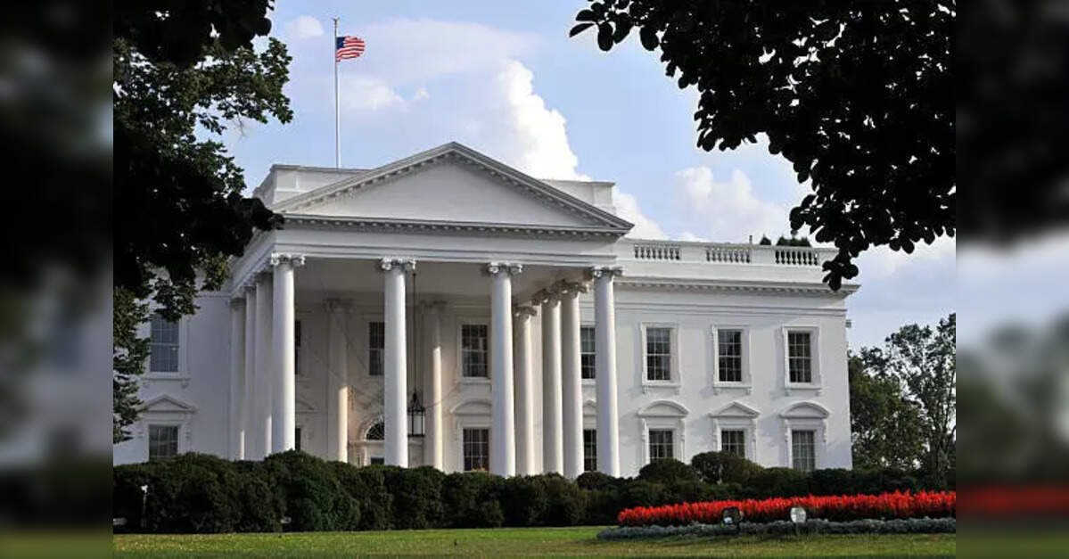 White House asks for resignation of top aide to FDA chief