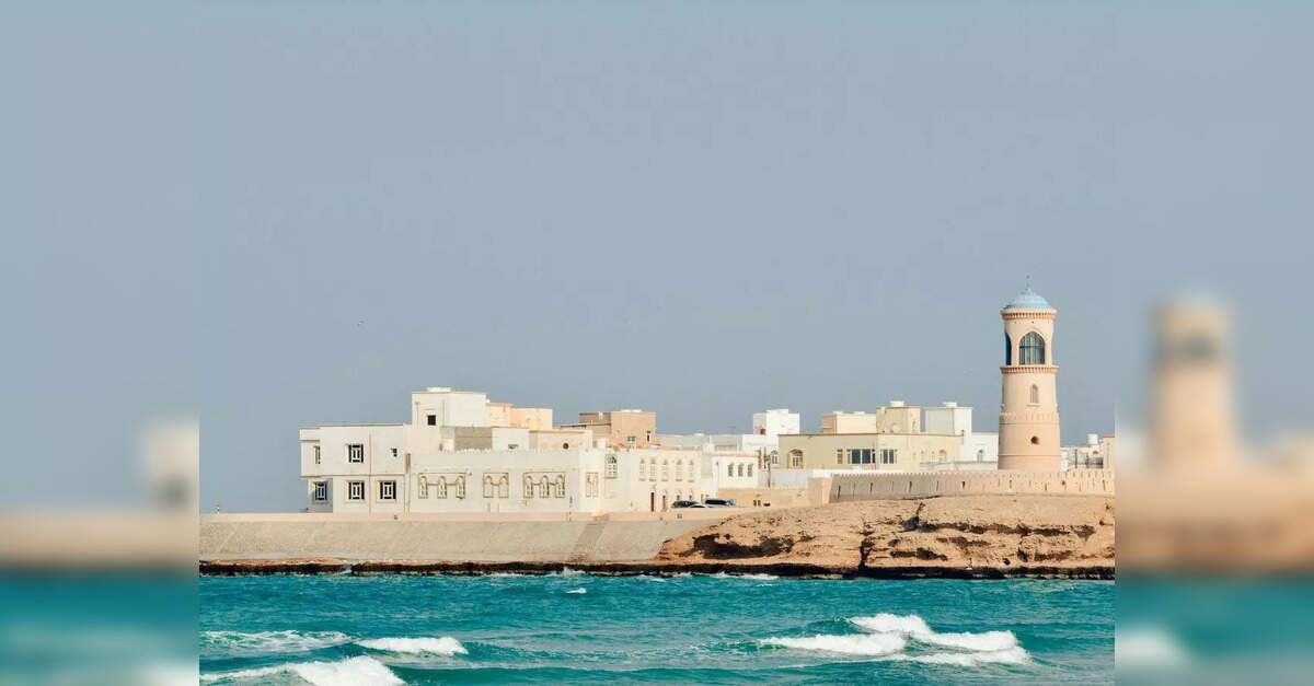 Oman launches recruitment body to regulate expatriate worker hiring