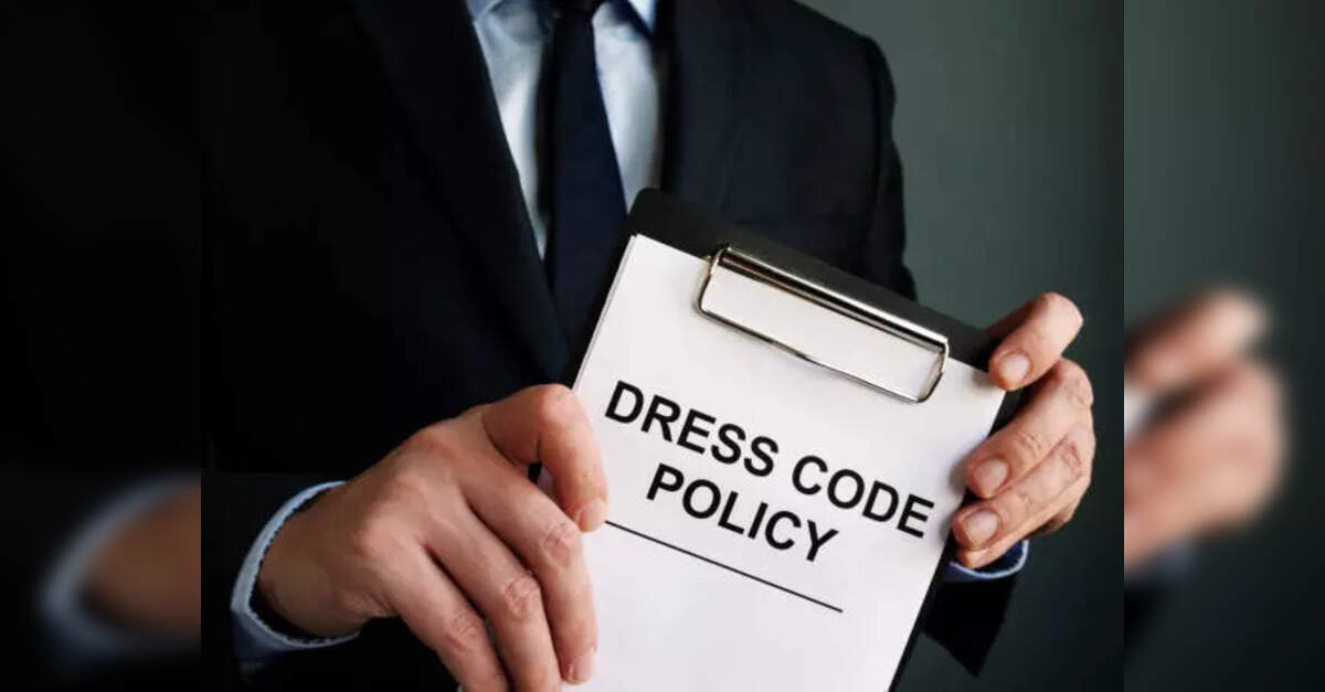 Saudi Arabia proposes unified workplace dress code across all sectors