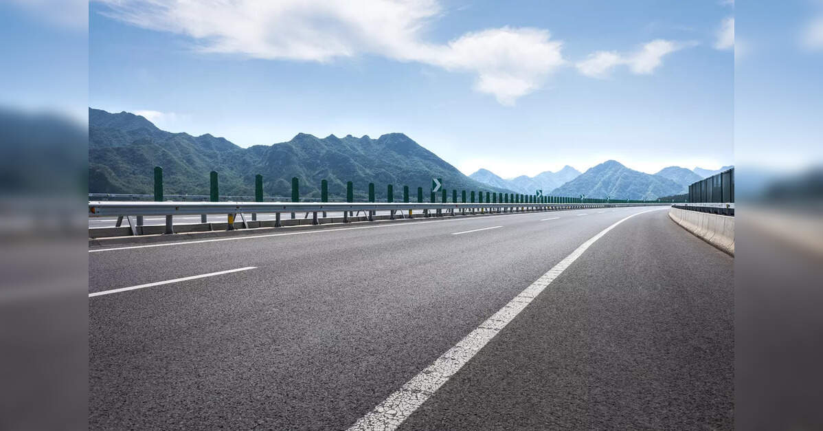 Dharali villagers escalate protest against activists over Gangotri highway widening