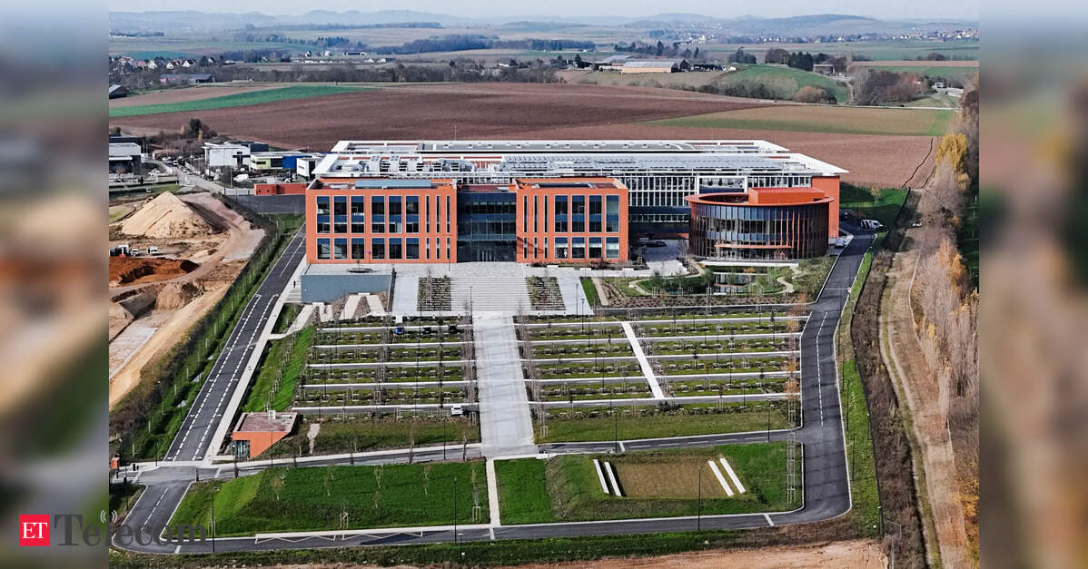 Huawei weighs French factory's future in tough European market