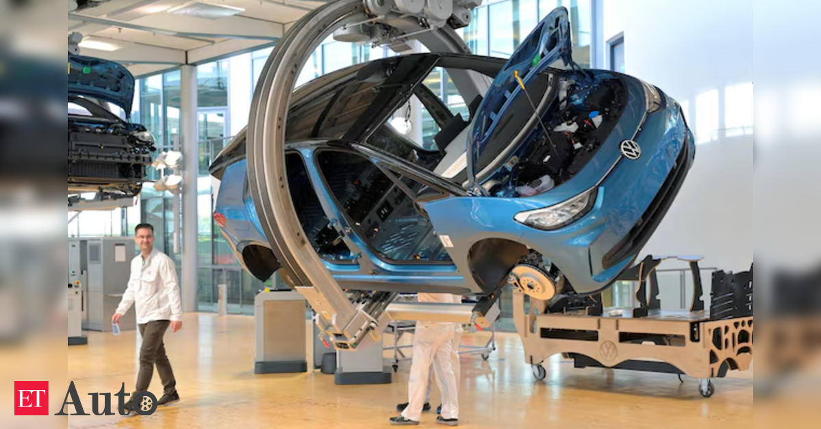 Spain urges EU not to weaken 2035 combustion engine ban