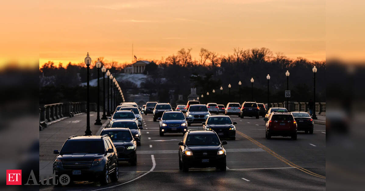 Delhi pollution crisis: Govt restricts non-BS VI vehicle entry; commuters slam abrupt move, metro faces extra pressure