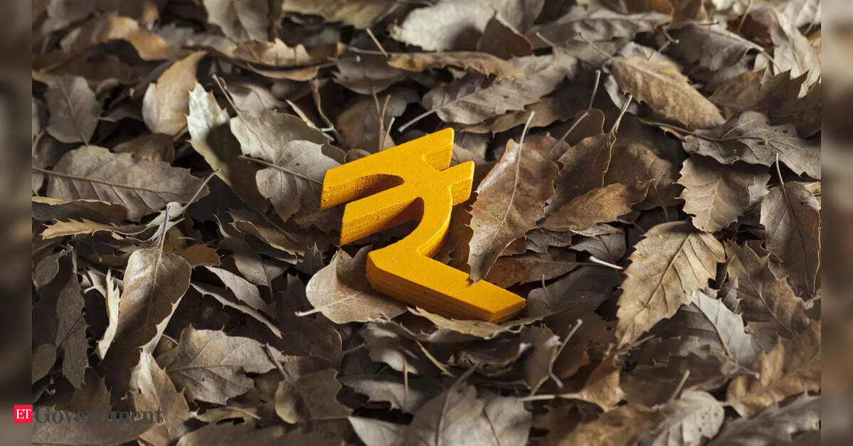 Rupee falls 15 paise to close at 89.86 against US dollar