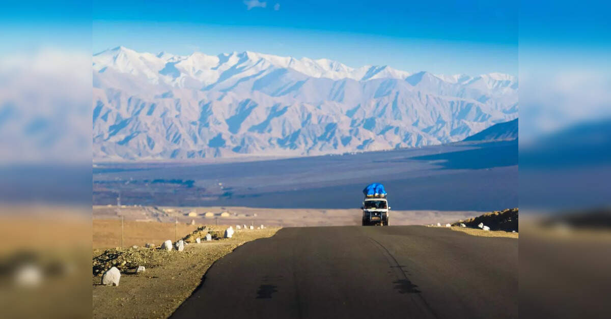 Ladakh’s LG Advocates for Sustainable Tourism to Safeguard Pristine Ecosystem, ETTravelWorld