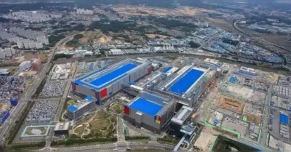 High-skilled jobs grow for 4th year in South Korea, led by chip industry