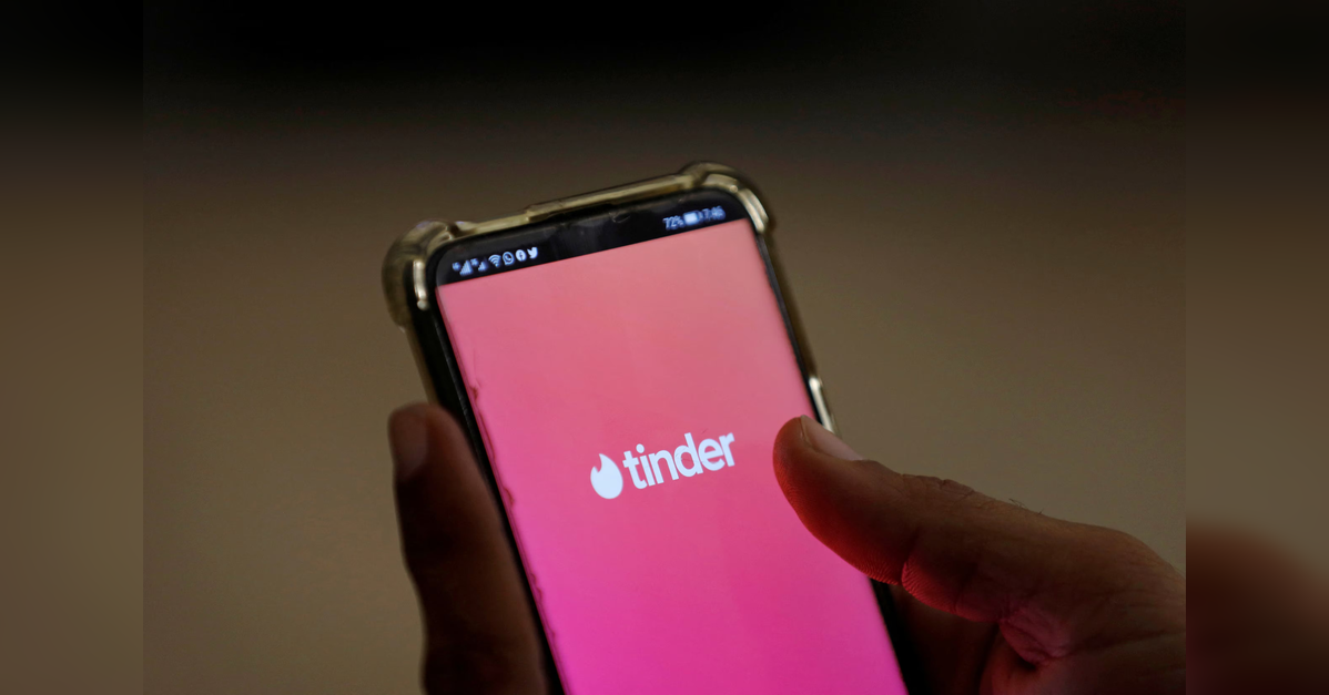 Youngsters in US searching for job offers on dating platforms