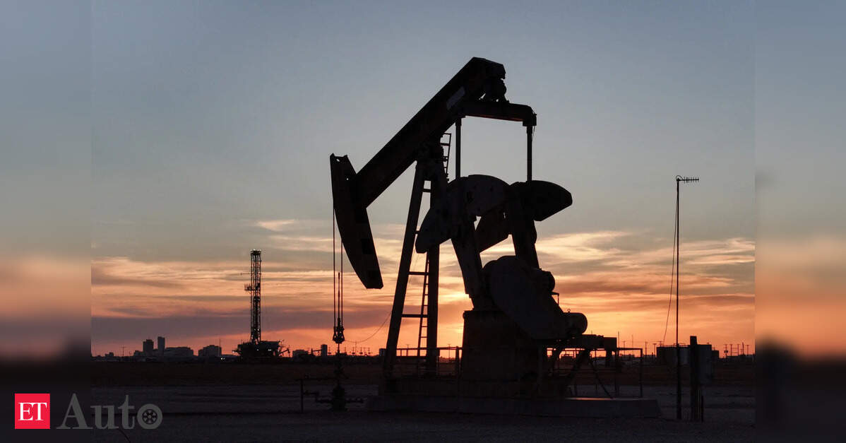 US oil lobby group backs repeal of climate rule for vehicles, not power plants