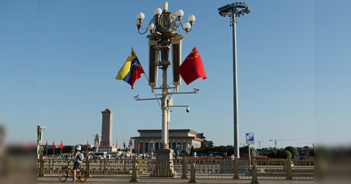 Supertankers sailing to pick up Venezuelan oil for China make U-turns