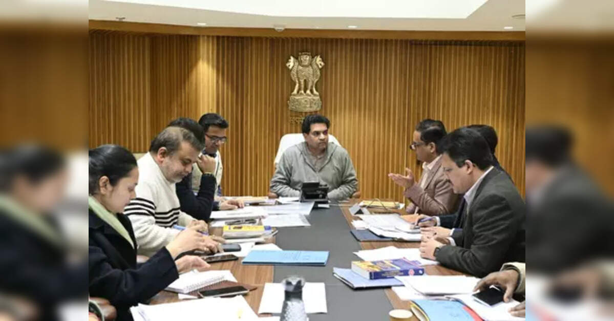 Delhi minister Kapil Mishra directs officials to ensure social security for gig workers
