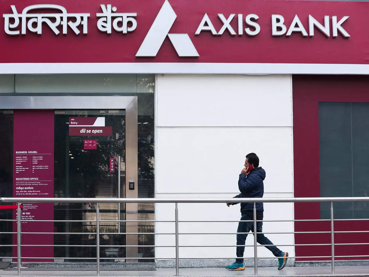 Axis Bank Q3 Earnings: Axis Bank Cuts Workforce by 950 in Q3 as Tech  Investments Yield Results, ETBFSI