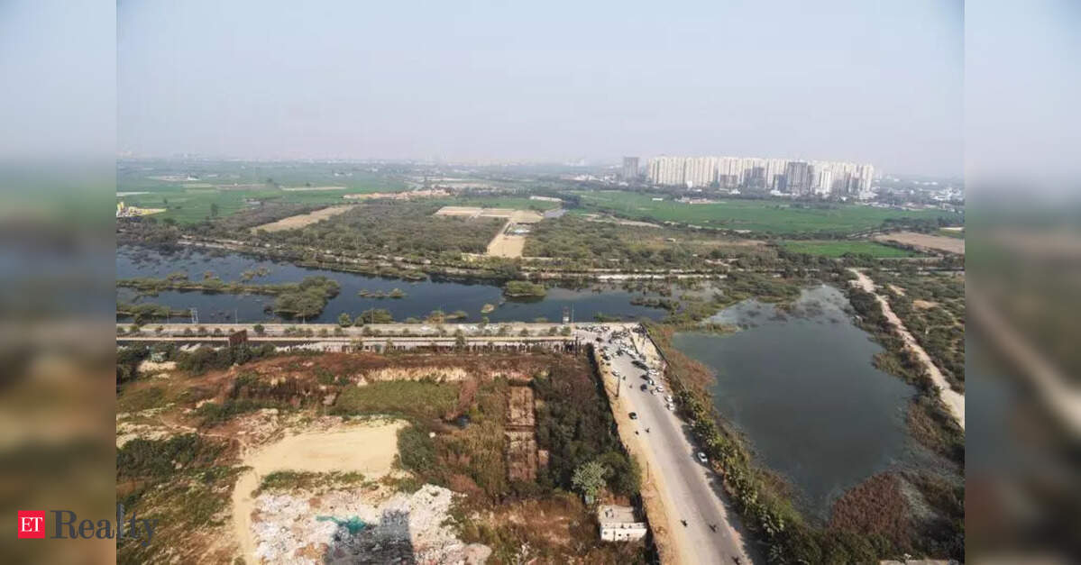 Barricades at Noida sector 150 plot with ‘illegal ads’ removed in 2021