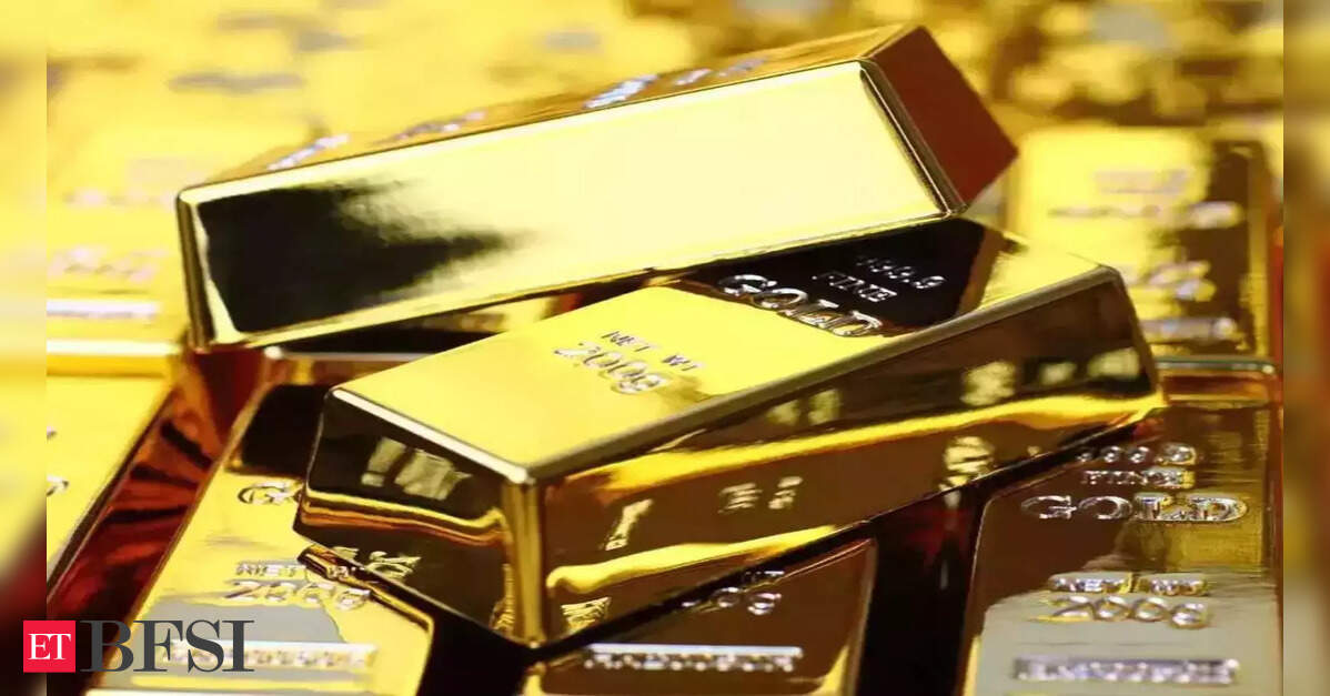 Gold Surges Past $5,200 as Dollar Hits Four-Year Low Amid Geopolitical ...