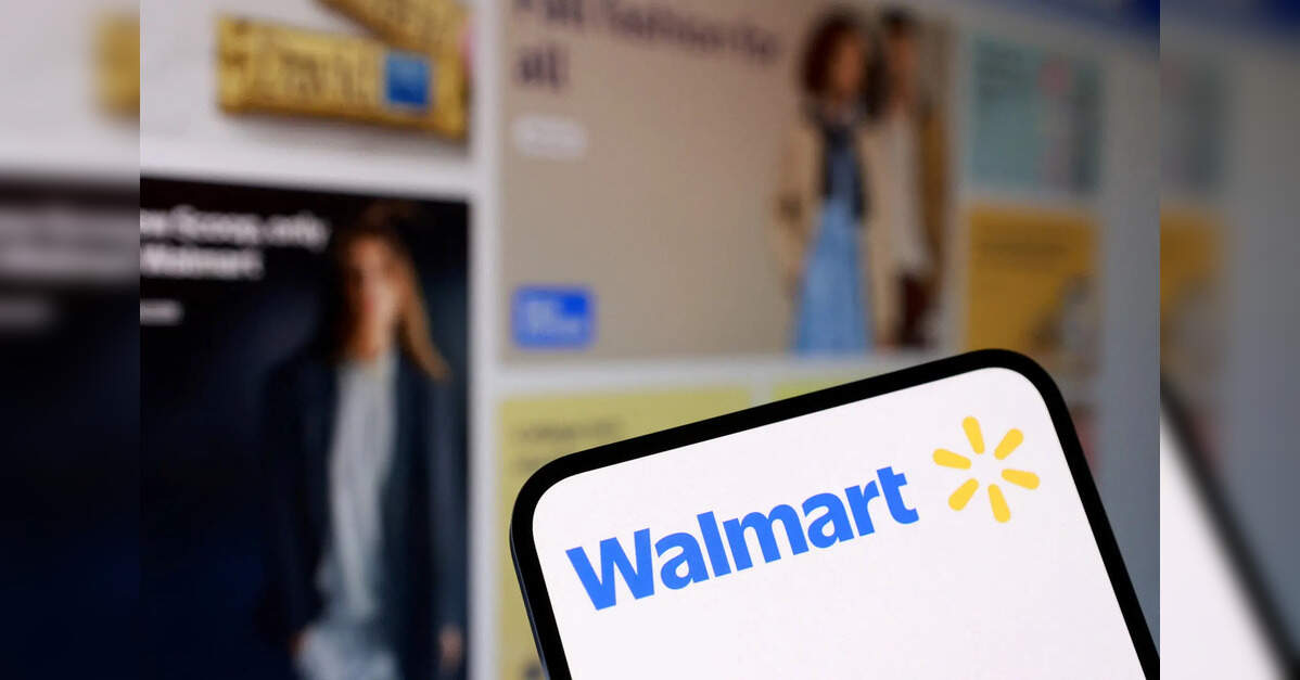 Walmart boosts pharmacy pay, elevates 3,000 roles in healthcare push