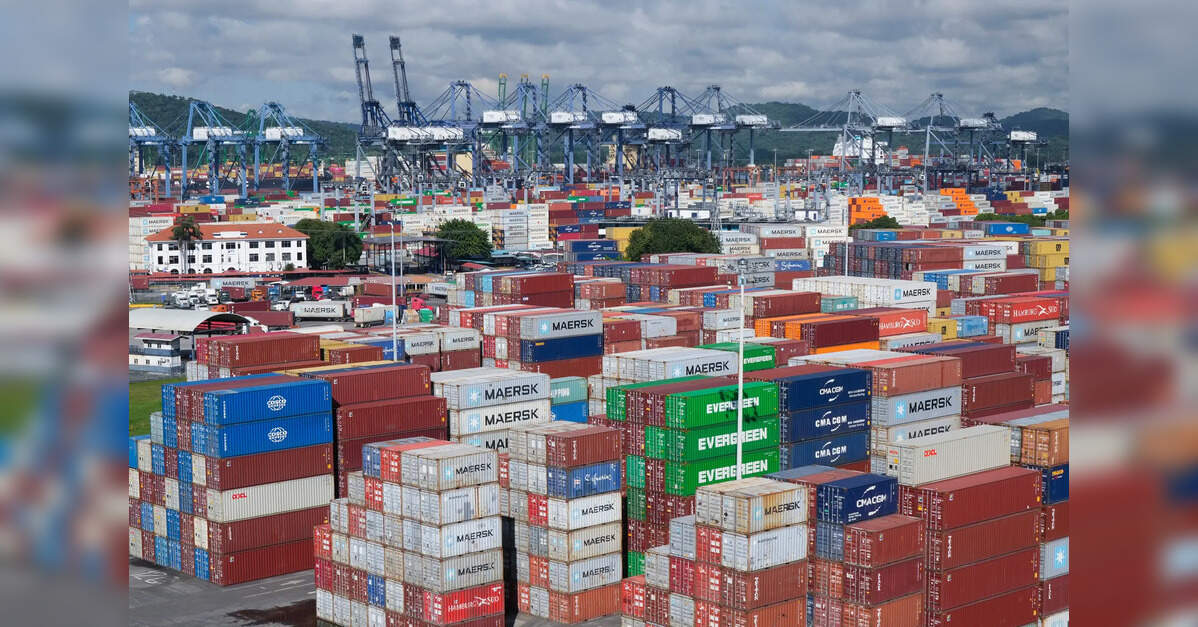 Maersk to take over Panama canal port ops from Hong Kong company