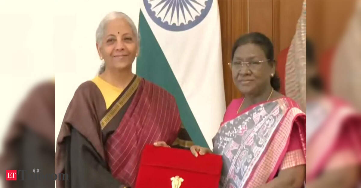 Finance Minister Nirmala Sitharaman meets President ahead of Budget speech