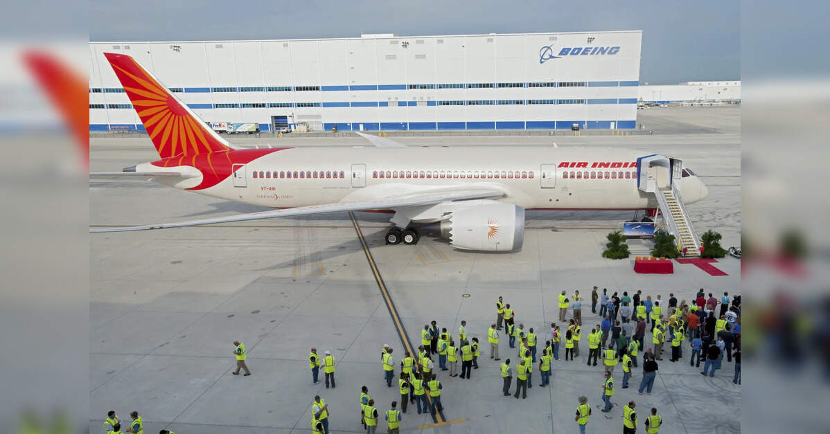 Air India pilot reports Dreamliner fuel control switch defect; airline grounds plane
