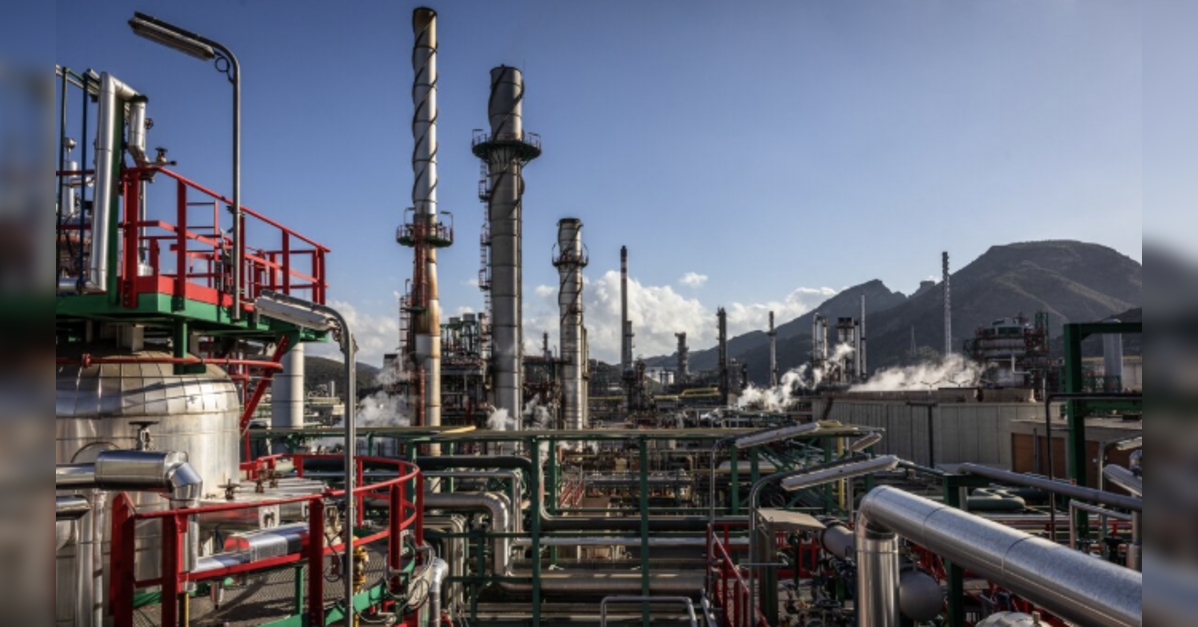 Repsol imports Venezuelan crude after US licenses granted to Trafigura