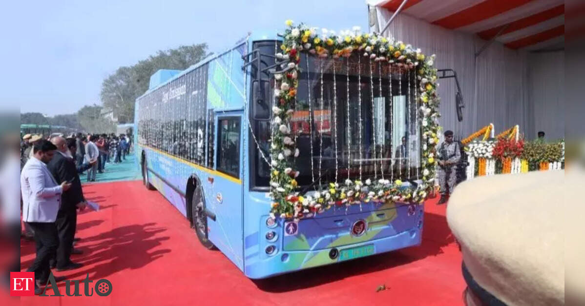 Switch Mobility flags off 272 electric buses for Delhi under CESL tender