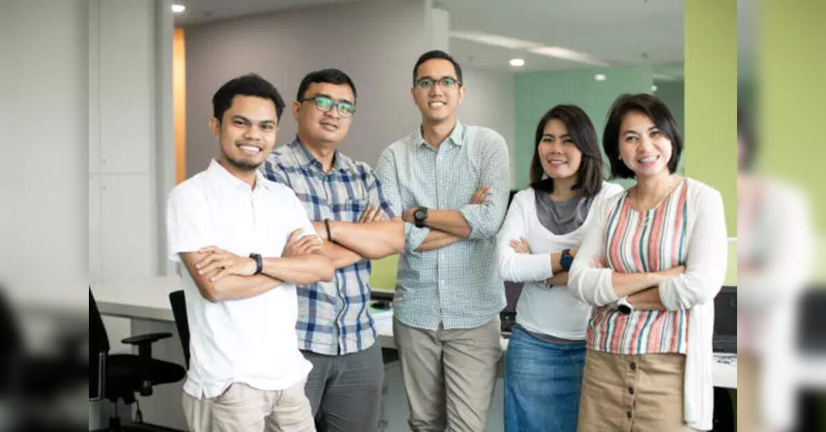 OECD says fiscal discipline and job reforms vital for Philippines