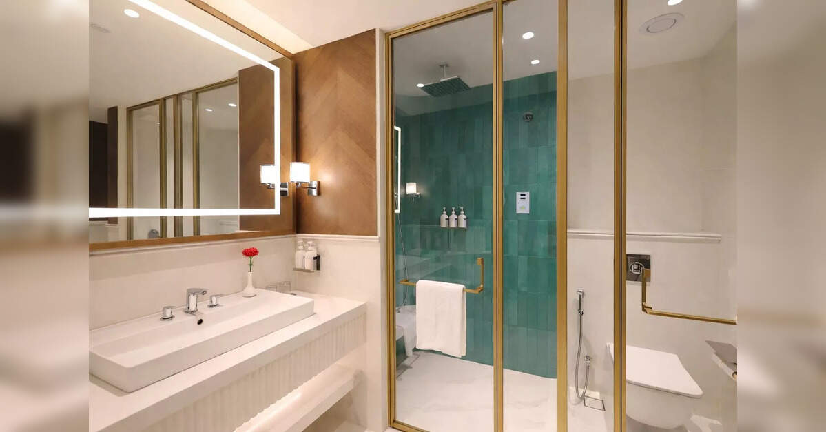 Holiday Inn New Delhi Mayur Vihar Noida elevates guest experience with renovated suites featuring private steam room