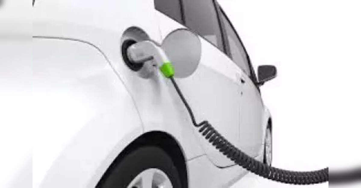 SC issues notice on PIL over arbitrary denial of EV charger NOCs by housing societies