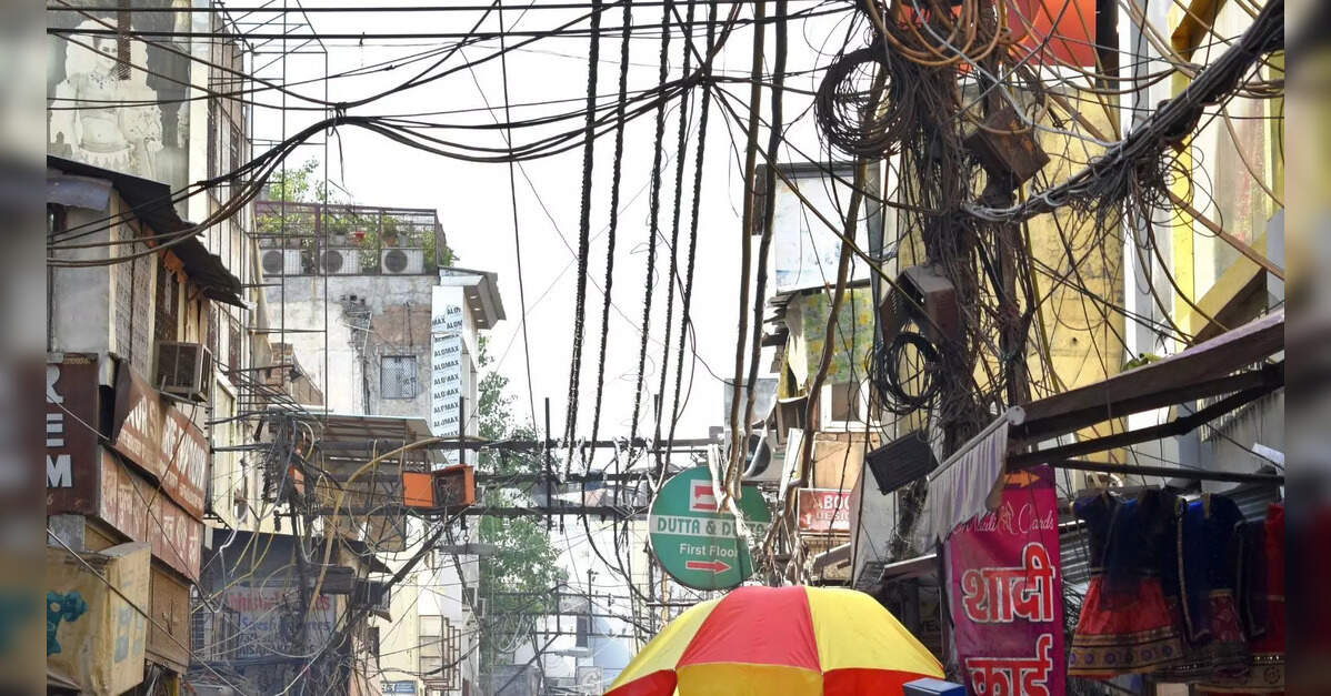 Delhi CM launches Chandni Chowk underground wiring project