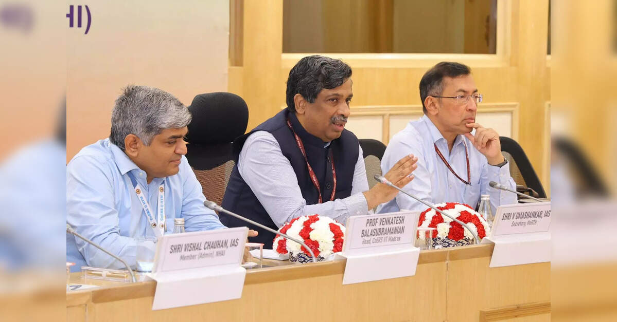 Road Secretary Umashankar calls for state pension funds to invest in road sector InvITs