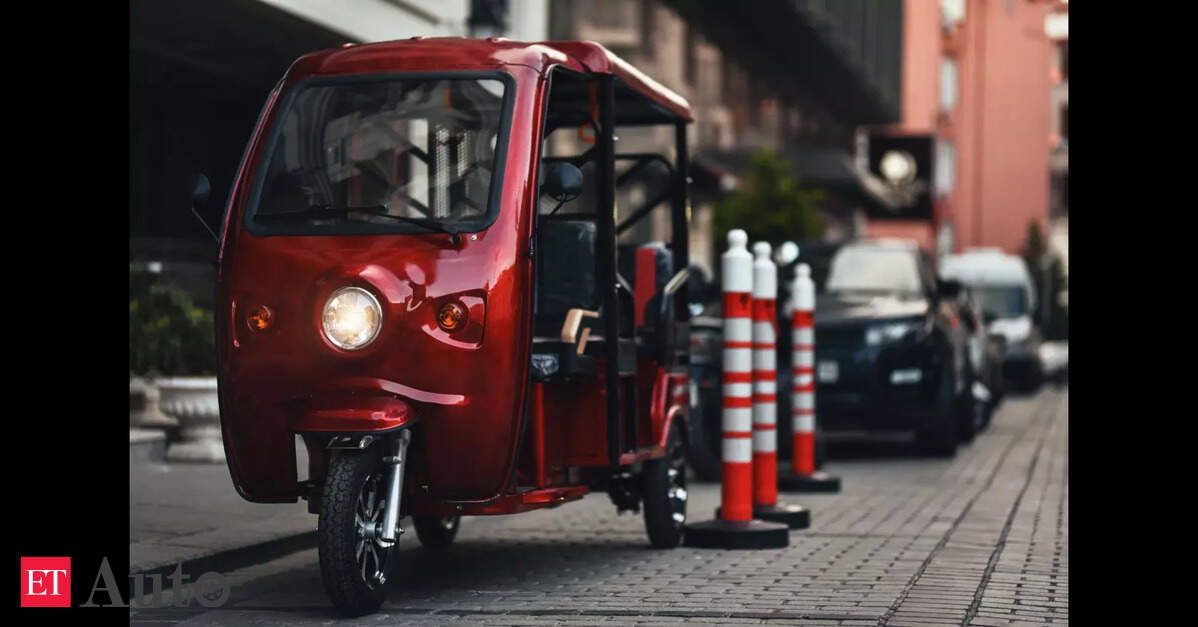 Maharashtra govt suspends issuance of autorickshaw permits to curb congestion, pollution: Sarnaik