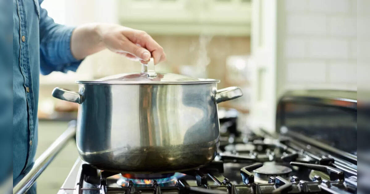 India’s restaurants face shut down as LPG shortages deepen amid West Asia crisis and policy confusion