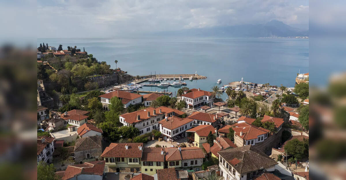 Turkiye Tourism confirms operations continue normally amid regional developments