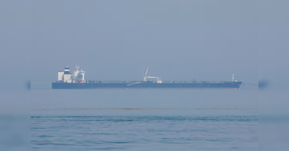 Bad weather, sanctions drive more ship-to-ship transfers of Russian oil products: LSEG data